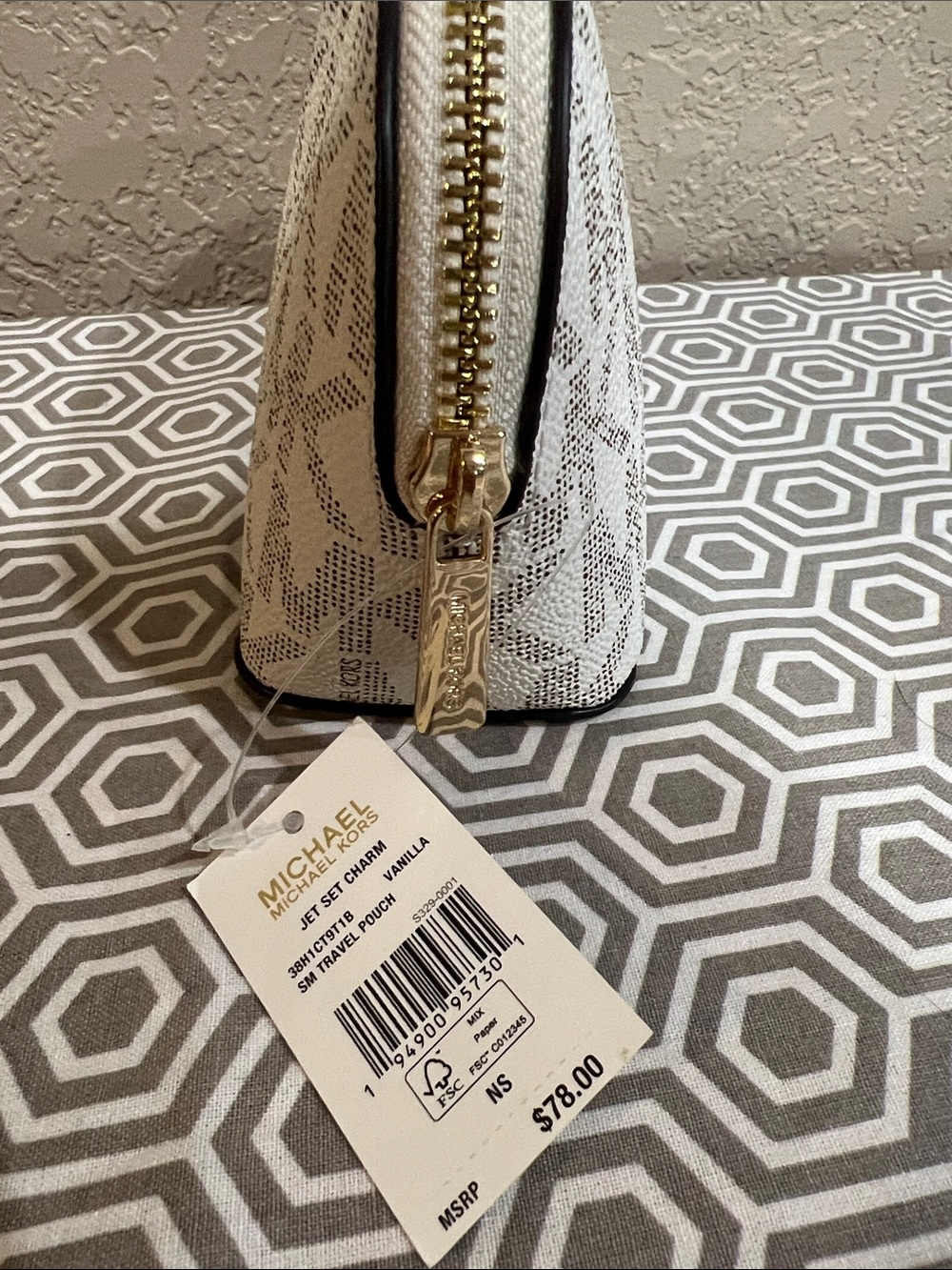 Michael Kors Het set charm Vanilla MK Logo Small travel Pouch - Picture 6 of 6